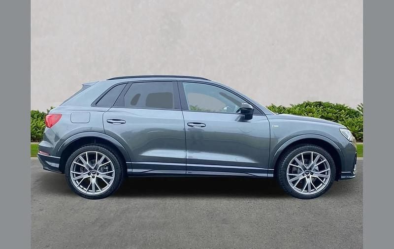 Used Audi Q3 Black Edition 147 HP (108 kW) 2025 Grey SUV