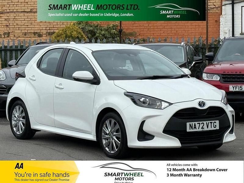 Used Toyota Yaris Hybrid 2022 White Hatchback