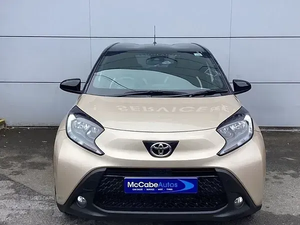 Used Toyota Aygo X 72 HP (52 kW) 2025 Beige SUV