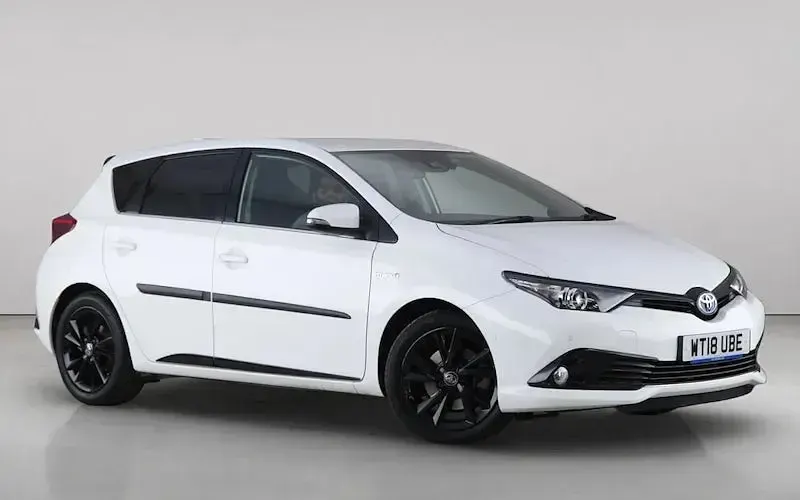 Used Toyota Auris Hybrid Design 136 HP (100 kW) 2018 Hatchback