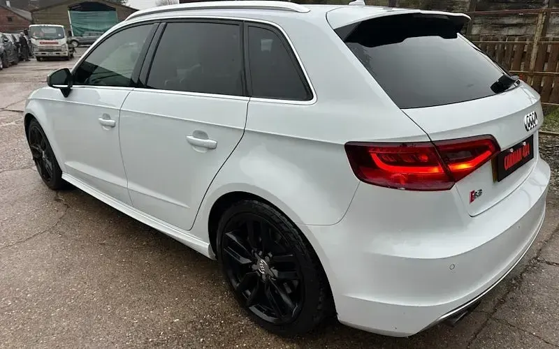 Begagnad Audi S3 Sportback 300 HK (220 kW) 2015 Halvkombi