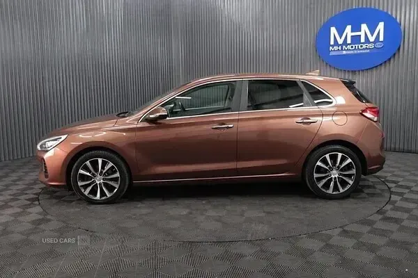Used Hyundai i30 Premium 110 HP (80 kW) 2018 Bronze Hatchback