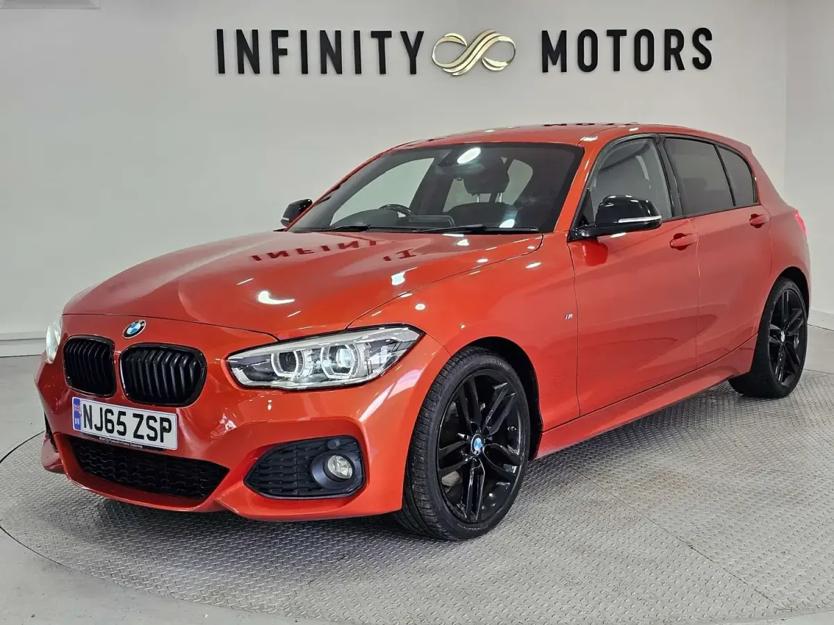 Begagnad BMW 120 M Sport 2015 Orange Halvkombi