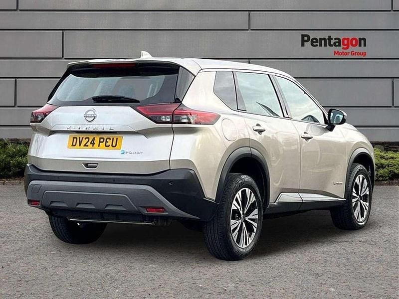 Usado Nissan X-Trail Acenta Premium 213 CV (156 kW) 2024 Plateado SUV