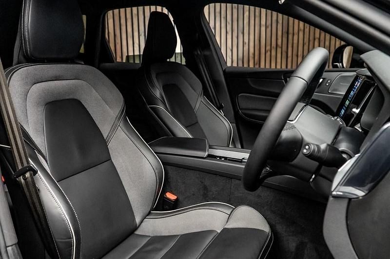 Used Volvo XC60 Plus 2025 Black SUV