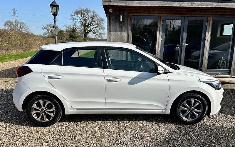 Used Hyundai i20 SE 101 HP (74 kW) 2020 Hatchback