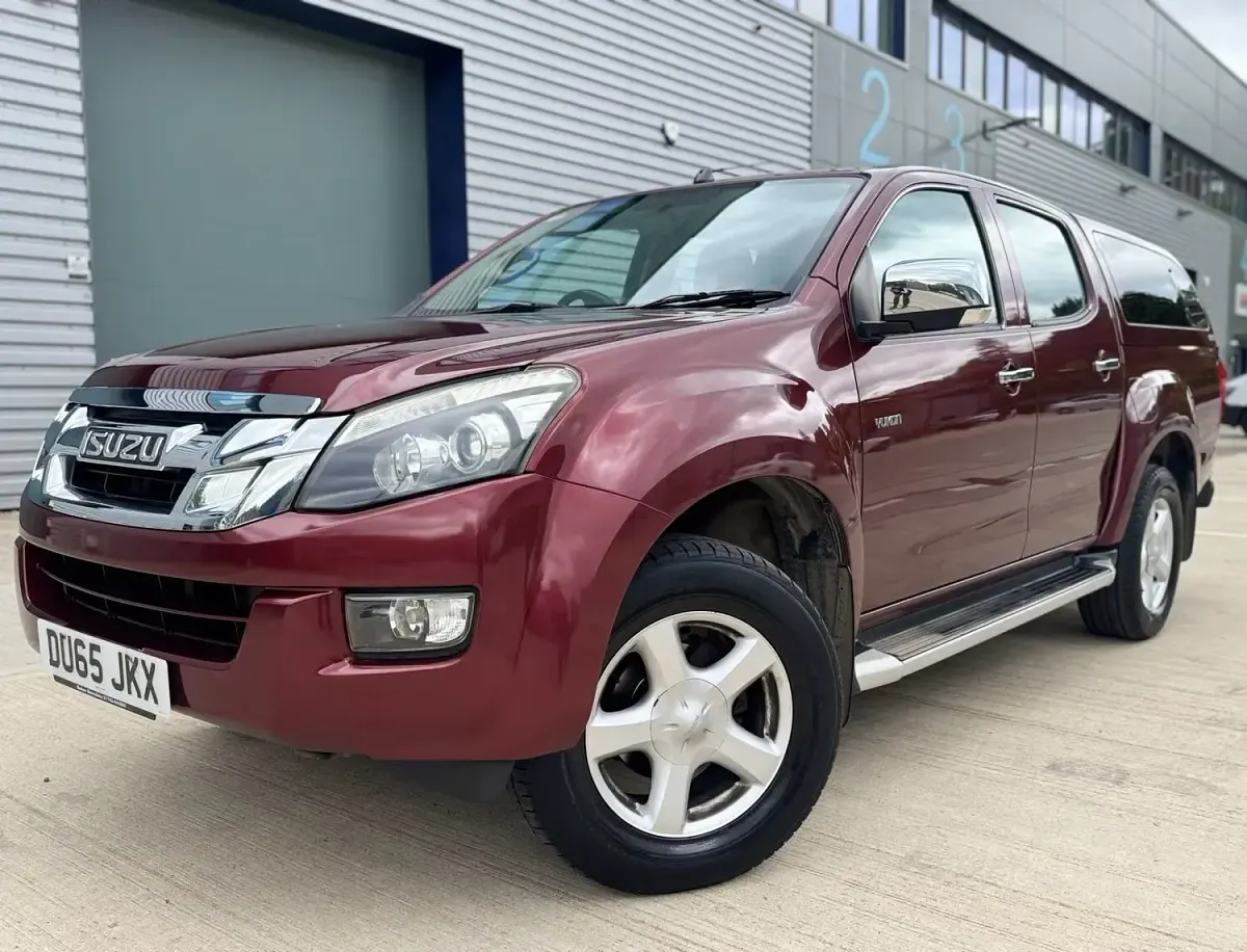 Used Isuzu D-Max 2015 Red Pickup