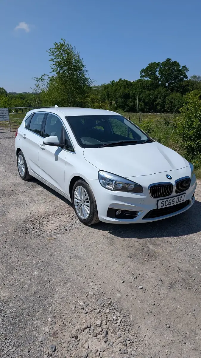 Used BMW 216 Luxury Line 116 HP (85 kW) 2015 White Hatchback