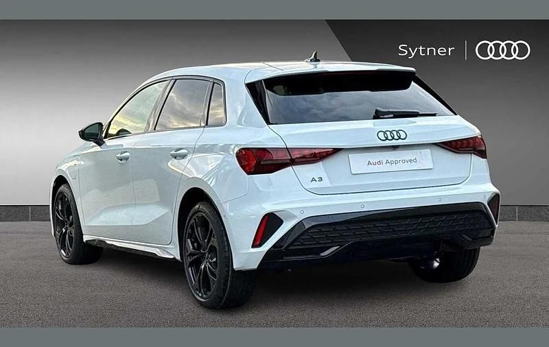 Used Audi A3 e-tron Black Edition 200 HP (147 kW) 2026 White Hatchback