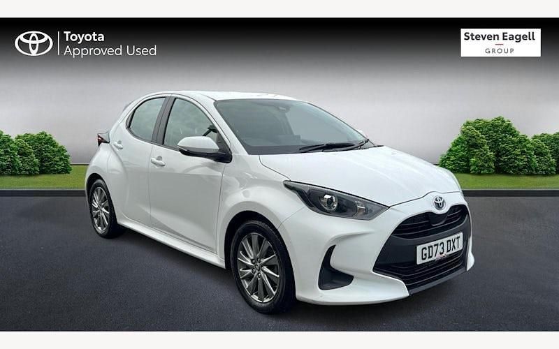 Used 2025 Toyota Yaris Hybrid Hatchback | £16,353 (Super price) - Image 1/3