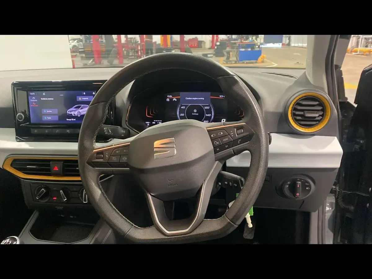 Usado Seat Ibiza SE 2024 Cinzento Citadino