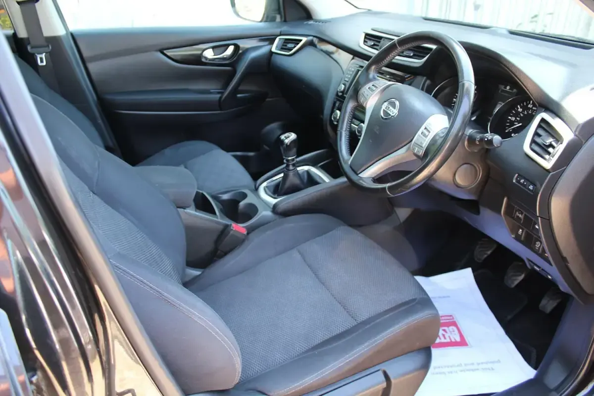 Used Nissan Qashqai N-TEC 115 HP (84 kW) 2016 Black SUV