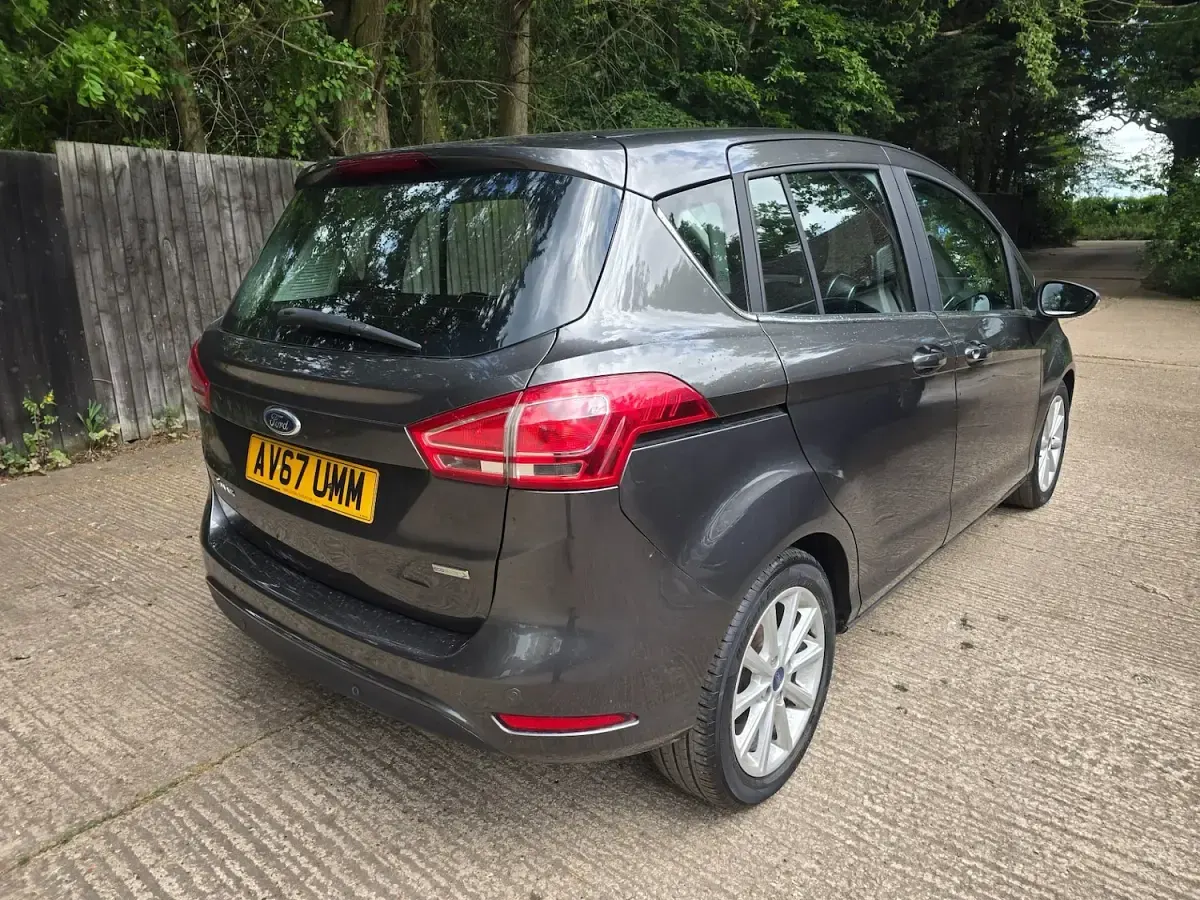 Used Ford B-MAX Titanium 125 HP (91 kW) 2017 Grey MPV