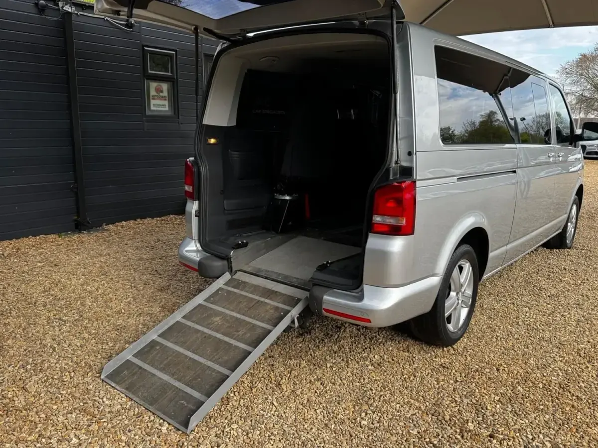 Used VW Caravelle SE 180 HP (132 kW) 2014 Silver MPV