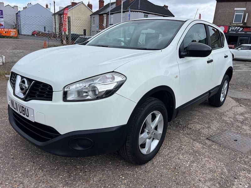Used Nissan Qashqai Visia 110 HP (80 kW) 2011 White SUV