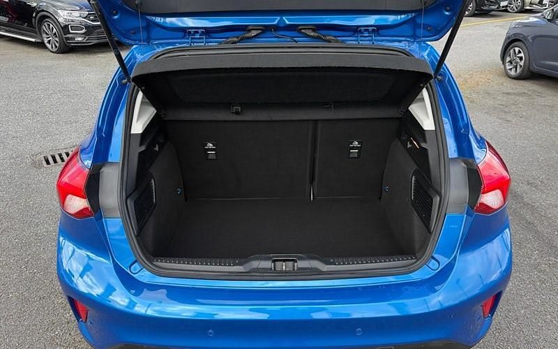 Used Ford Focus Titanium 125 HP (91 kW) 2021 Blue Hatchback
