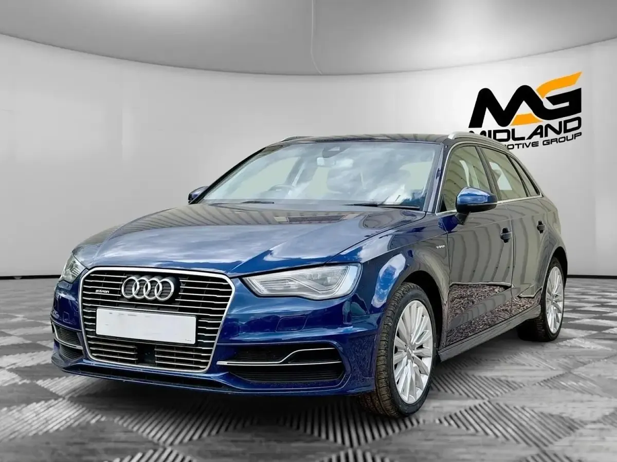Begagnad Audi A3 Sportback e-tron Advanced 2016 Blå Halvkombi