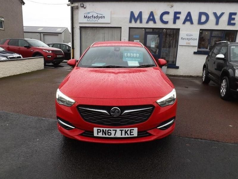 Used Vauxhall Insignia SRi 170 HP (125 kW) 2017 Red Estate