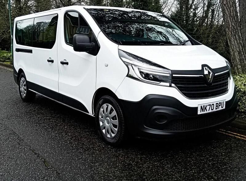 Begagnad Renault Trafic Business 2020 Vit Minibuss