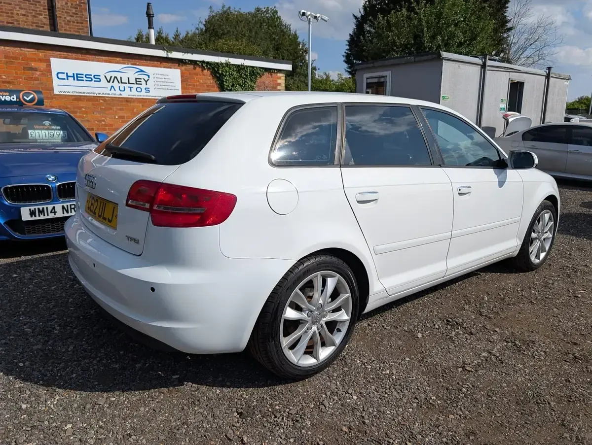 Used Audi A3 Sportback Sport 125 HP (91 kW) 2012 White Hatchback