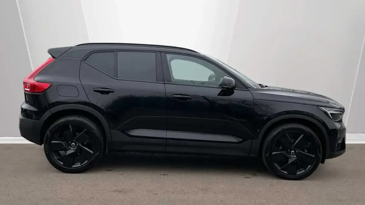 Used Volvo XC40 Plus 161 HP (118 kW) 2025 SUV