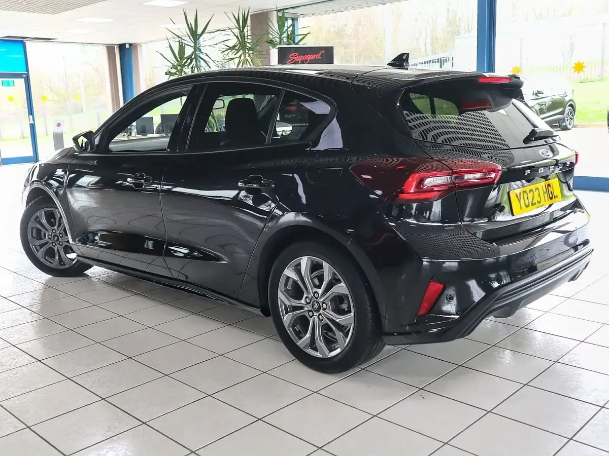 Used Ford Focus ST-Line 2023 Agate black Hatchback