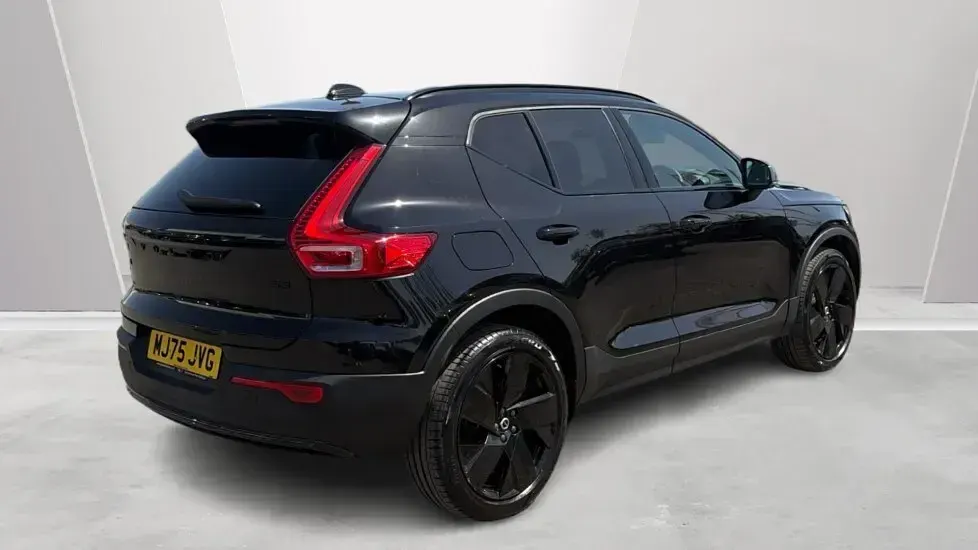 Used Volvo XC40 Plus 161 HP (118 kW) 2025 Black SUV