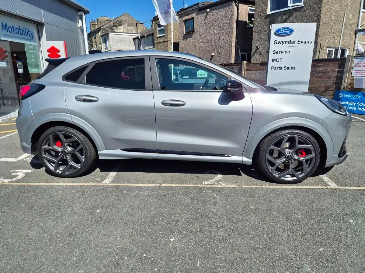Used Ford Puma ST 170 HP (125 kW) 2025 Silver SUV