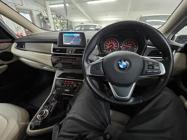 Used BMW 218 Luxury Line 2015 White Hatchback