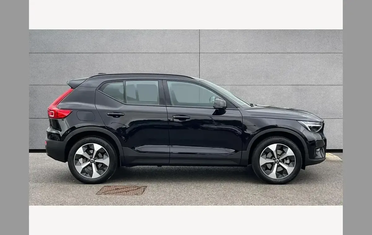 Used Volvo XC40 Plus 161 HP (118 kW) 2024 Black SUV