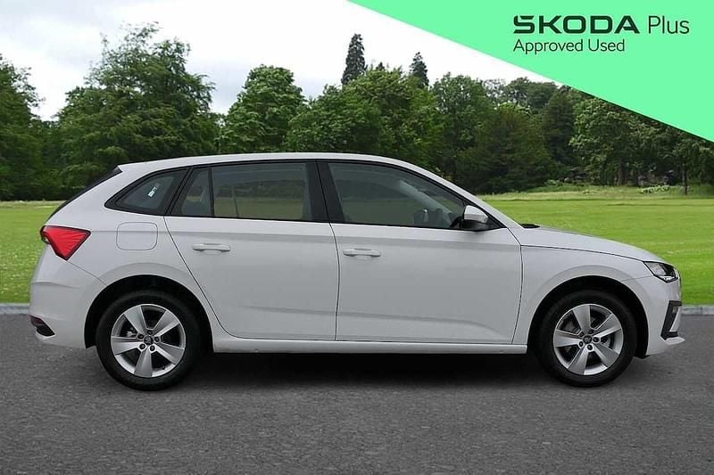 Usado Skoda Scala SE 85 CV (62 kW) 2025 Blanco Utilitario