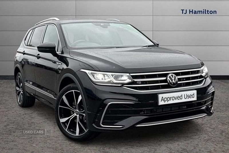 Used 2025 VW Tiguan Allspace R-line SUV | £38,495 (Expensive) - Image 1/1