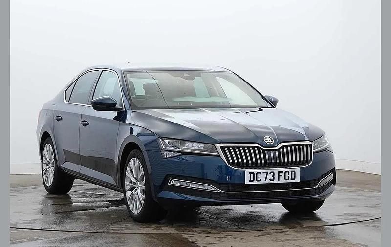 Used Skoda Superb SE L 187 HP (137 kW) 2024 Petrol blue metallic Hatchback