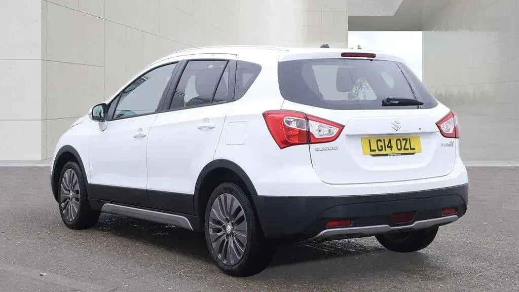Used Suzuki SX4 S-Cross SZ4 120 HP (88 kW) 2014 White Hatchback