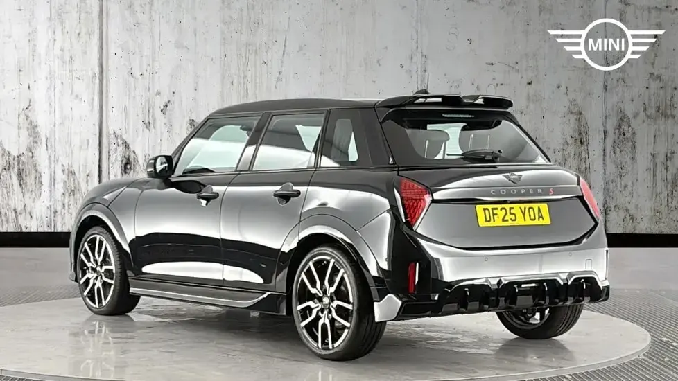 Usado Mini Cooper S Hatch 201 HP (147 kW) 2025 Preto Citadino