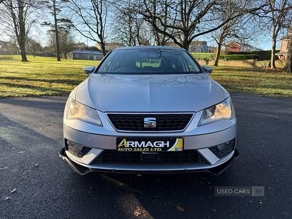 Used Seat Leon SE Dynamic 115 HP (84 kW) 2018 Silver Hatchback