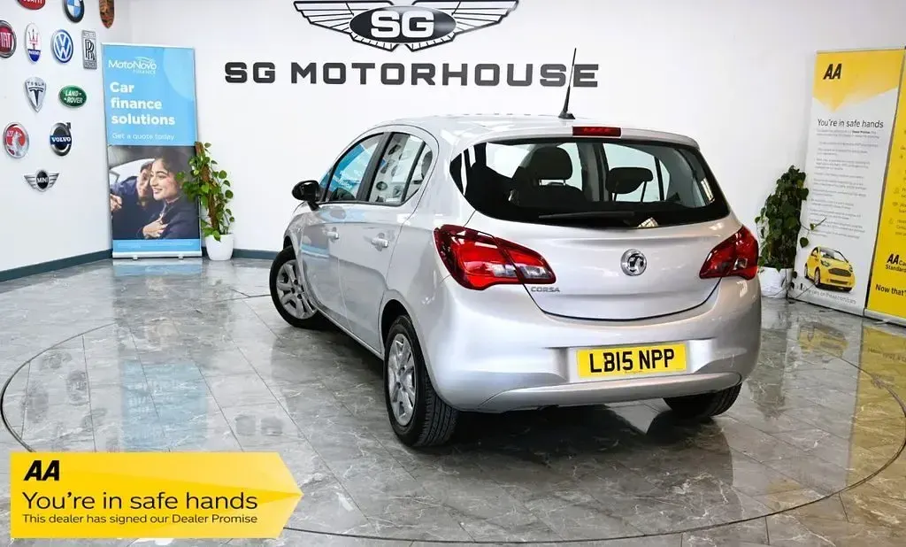 Used Vauxhall Corsa Design Edition 90 HP (66 kW) 2015 Silver Hatchback