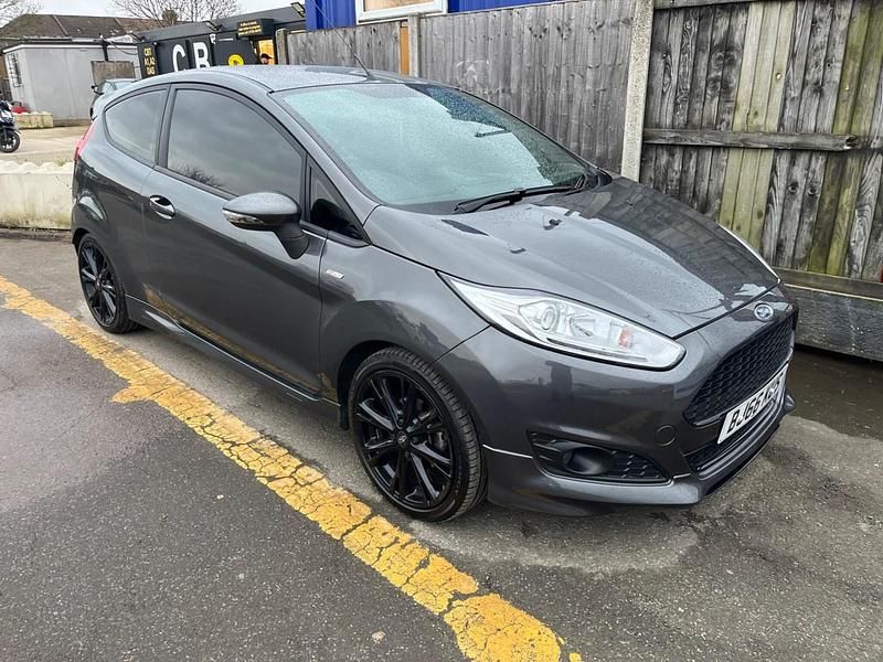 Used Ford Fiesta ST-Line 140 HP (102 kW) 2016 Grey Hatchback