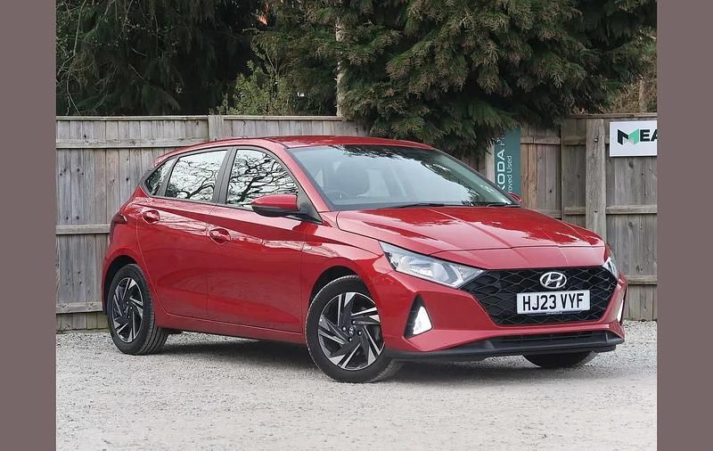 Used Hyundai i20 SE 99 HP (72 kW) 2023 Red Hatchback