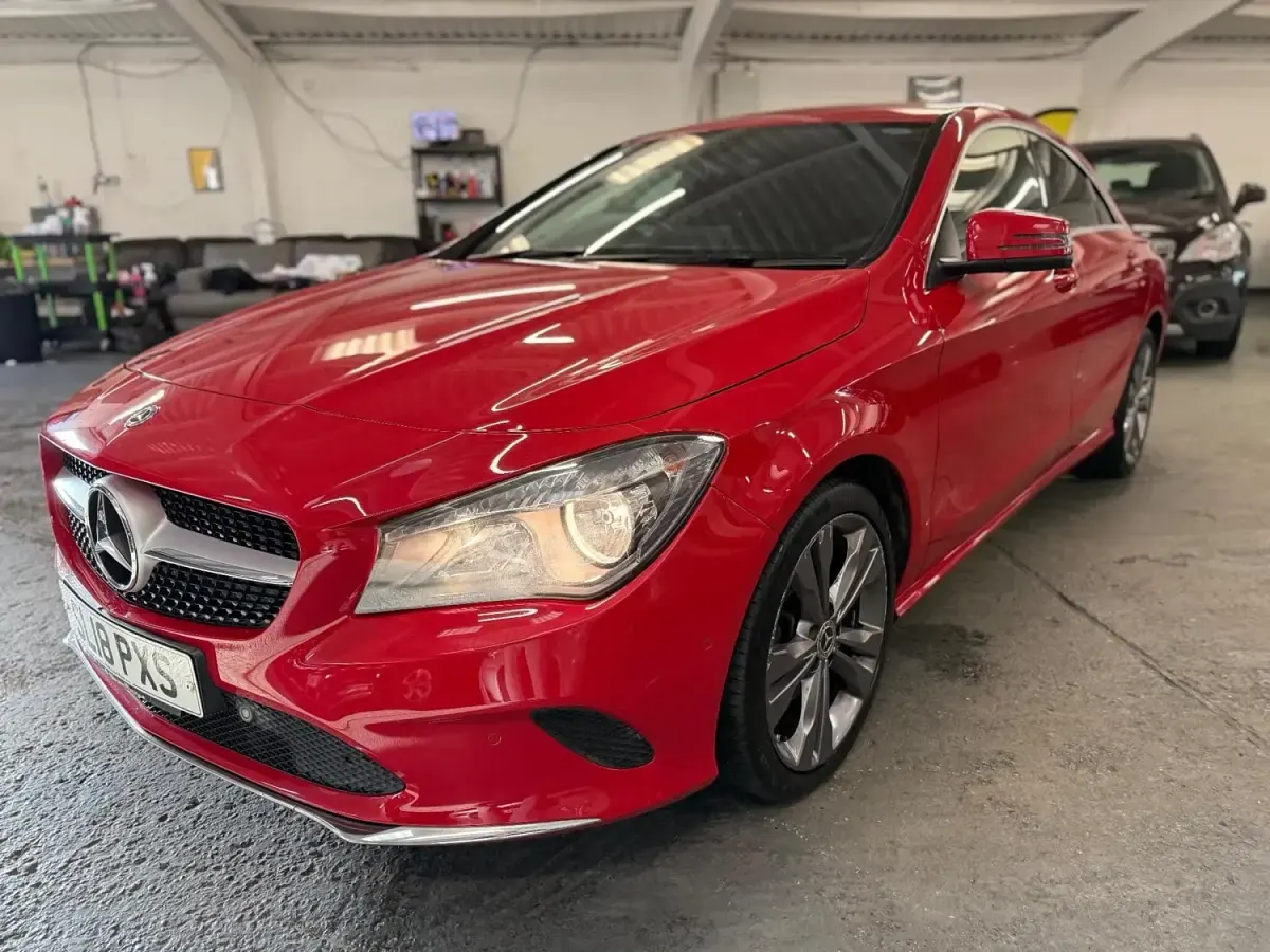 Begagnad Mercedes CLA180 122 HK (89 kW) 2018 Röd Sedan