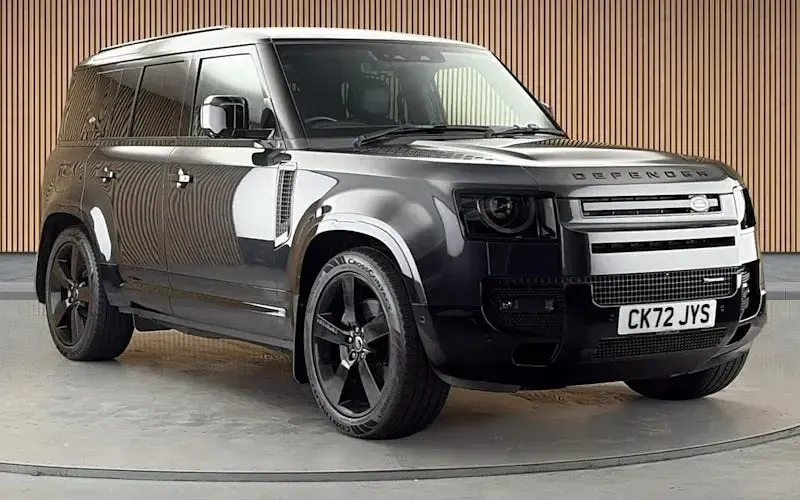 Used Land Rover Defender HSE Dynamic 300 HP (220 kW) 2024 SUV