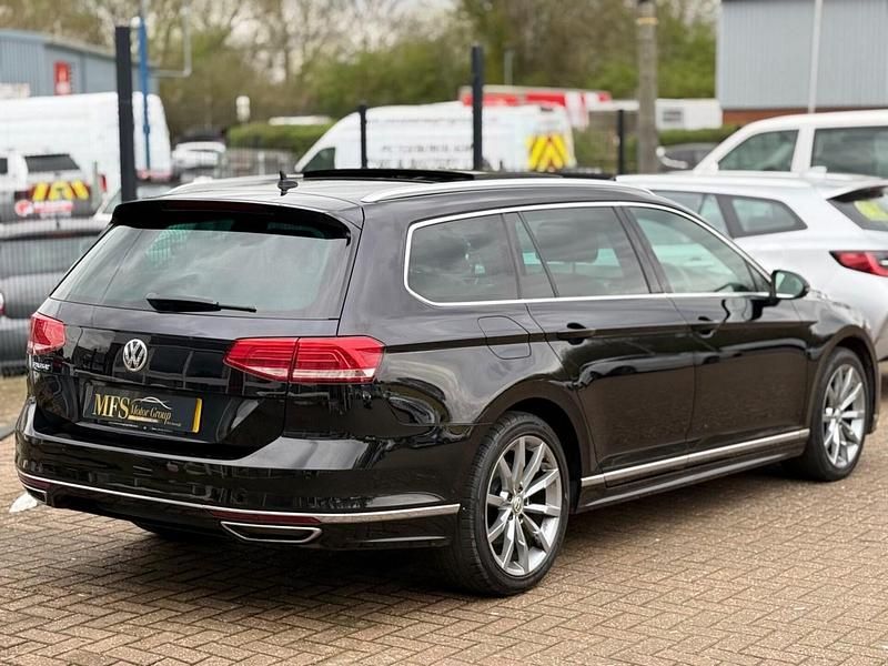 Begagnad VW Passat R-line 190 HK (139 kW) 2018 Svart Kombi