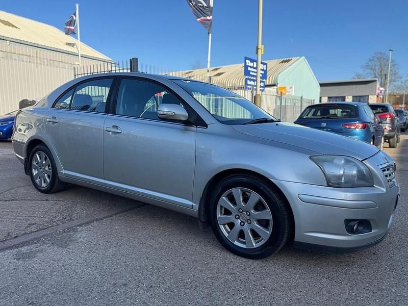 Used Toyota Avensis 129 HP (94 kW) 2008 Silver Hatchback