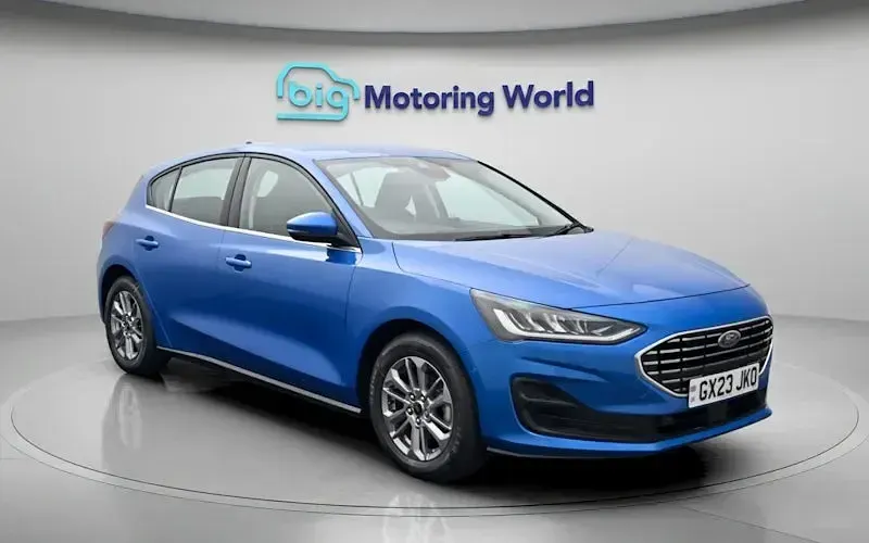 Used Ford Focus Titanium 155 HP (114 kW) 2023 Blue Hatchback