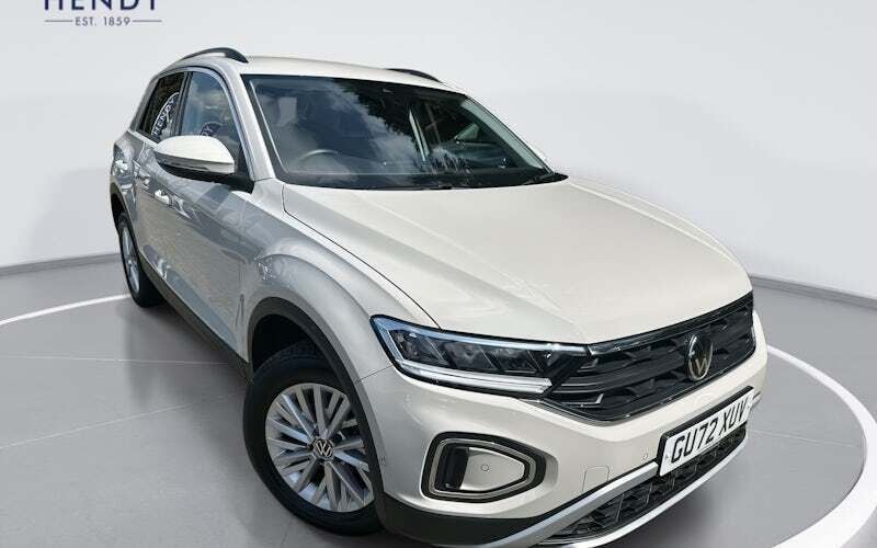 Used 2024 VW T-Roc Life SUV | £17,299 (Good price) - Image 1/4