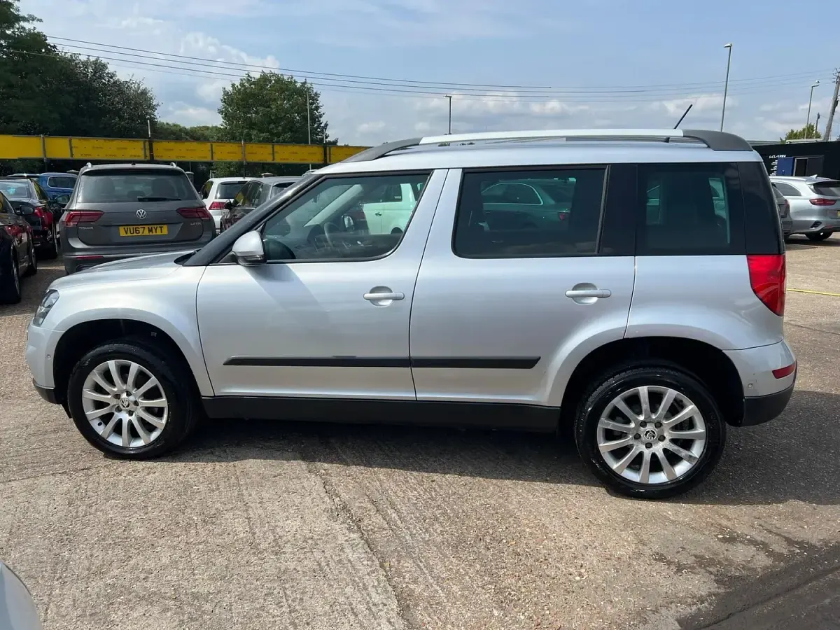 Used Skoda Yeti SE 110 HP (80 kW) 2015 Silver SUV