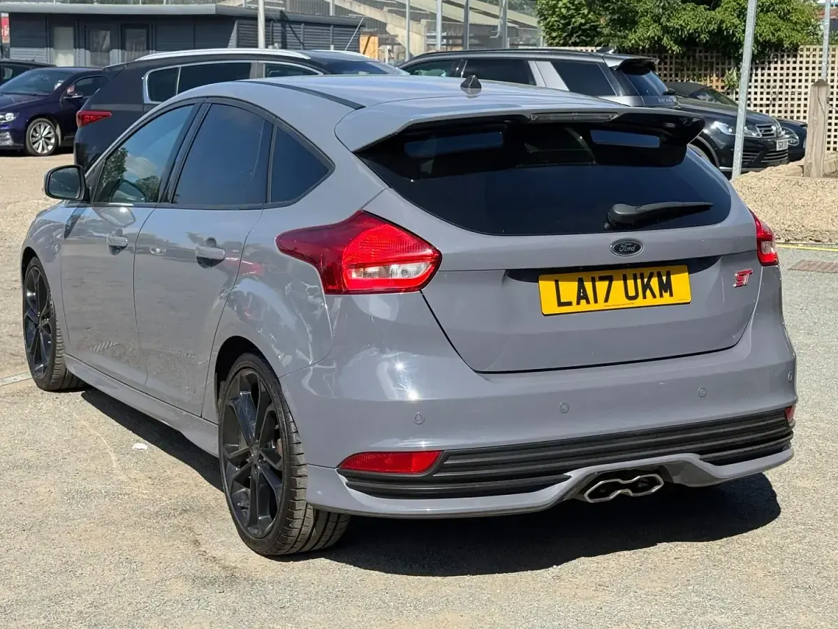 Used Ford Focus ST 185 HP (136 kW) 2017 Grey Hatchback