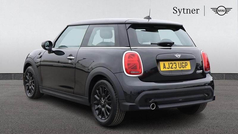 Used Mini Cooper Classic 134 HP (98 kW) 2023 Black Hatchback