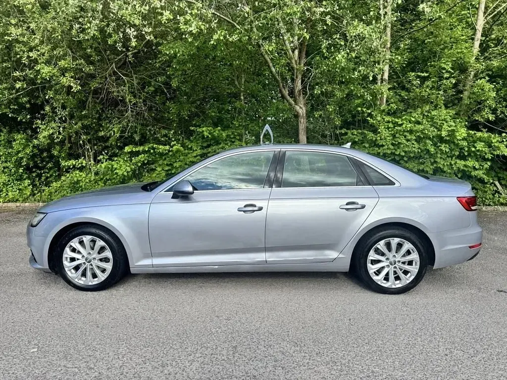 Begagnad Audi A4 150 HK (110 kW) 2016 Silver Sedan