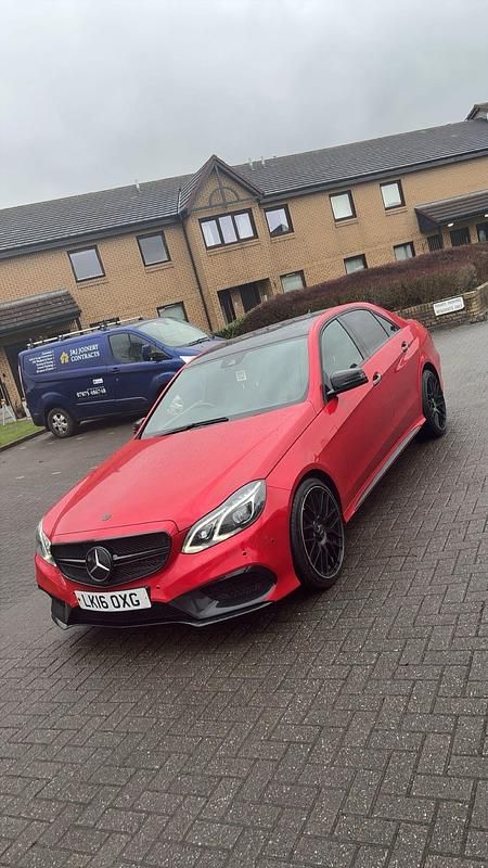Begagnad Mercedes E220 AMG 2016 Grå Sedan